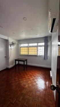 Yew Tee MRT နှင့်တစ်မှတ်တိုင်အကွာတွင် Common Room နှစ်ခန်းငှါးရန်ရှိပါသည်။